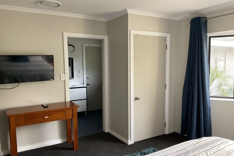 Photo of property in 1343 Devon Road, Brixton, Waitara, 4382