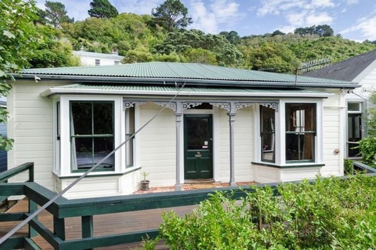 Photo of property in 23 Patanga Crescent, Thorndon, Wellington, 6011