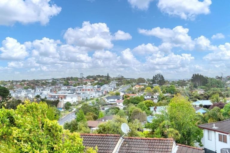 Photo of property in 5 Kayle Glen, West Harbour, Auckland, 0618