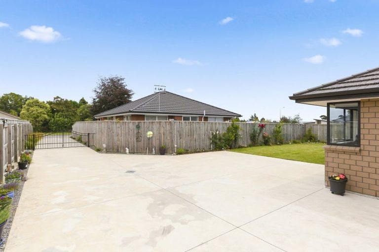 Photo of property in 4 Hawera Avenue, Levin, 5510