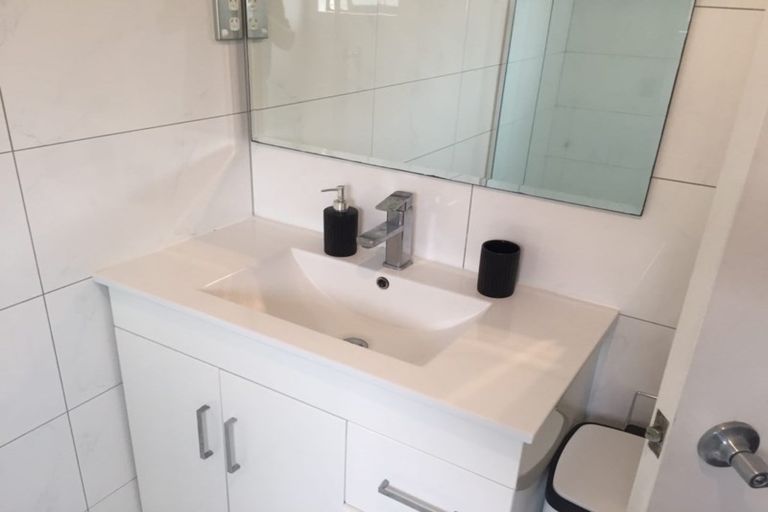 Photo of property in 8 Burbridge Road, Favona, Auckland, 2024