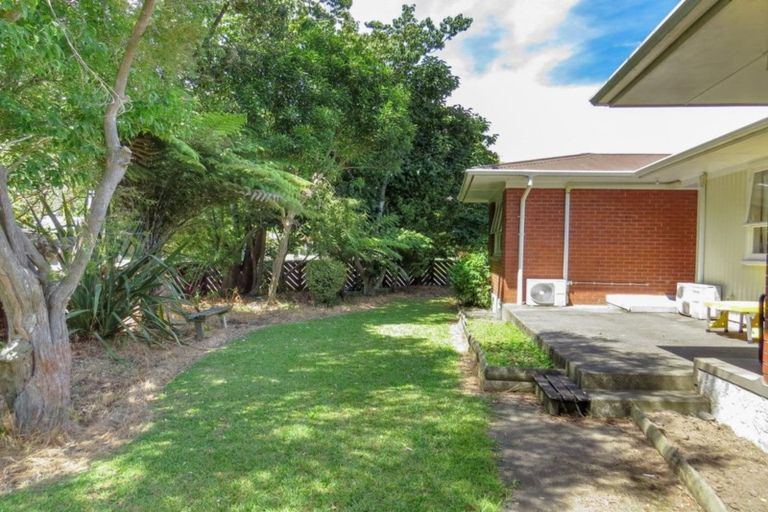 Photo of property in 2 Lakeview Place, Whakatane, 3120