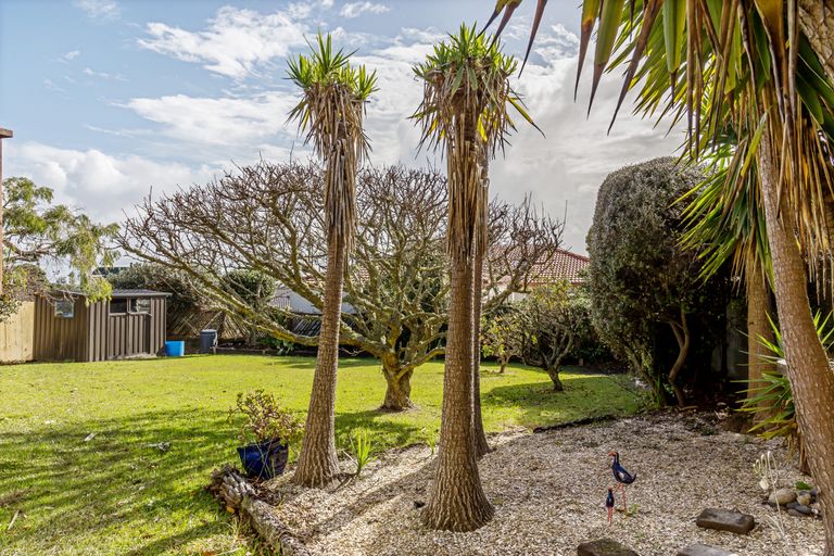Photo of property in 56 Pacific Parade, Army Bay, Whangaparaoa, 0930