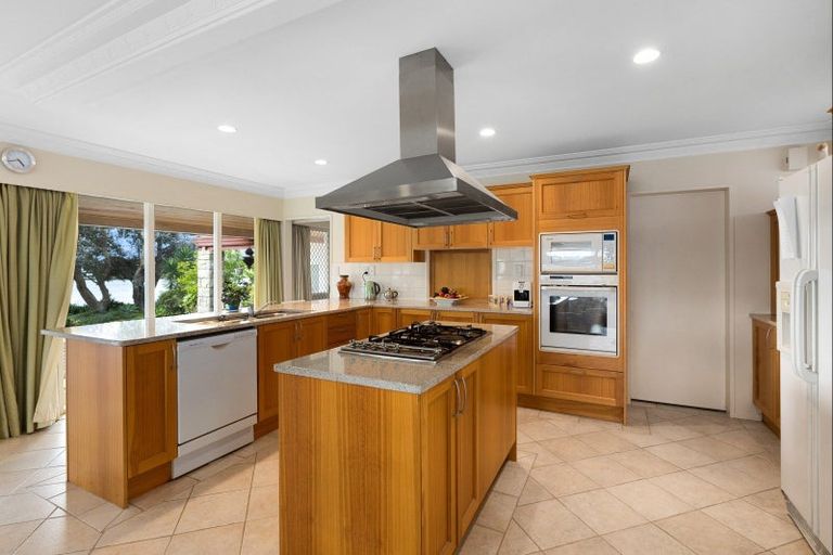 Photo of property in 30 Sanctuary Point, Sunnyhills, Auckland, 2010