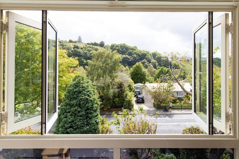 Photo of property in 77 Glenross Street, Glenross, Dunedin, 9011