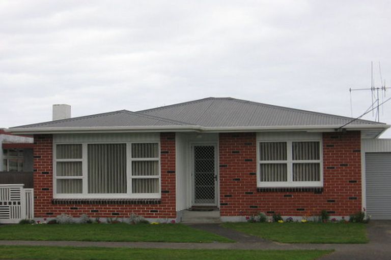 Photo of property in 53 Weraroa Road, Levin, 5510