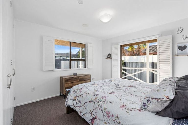 Photo of property in 1 Ensors Place, Waikuku Beach, 7402