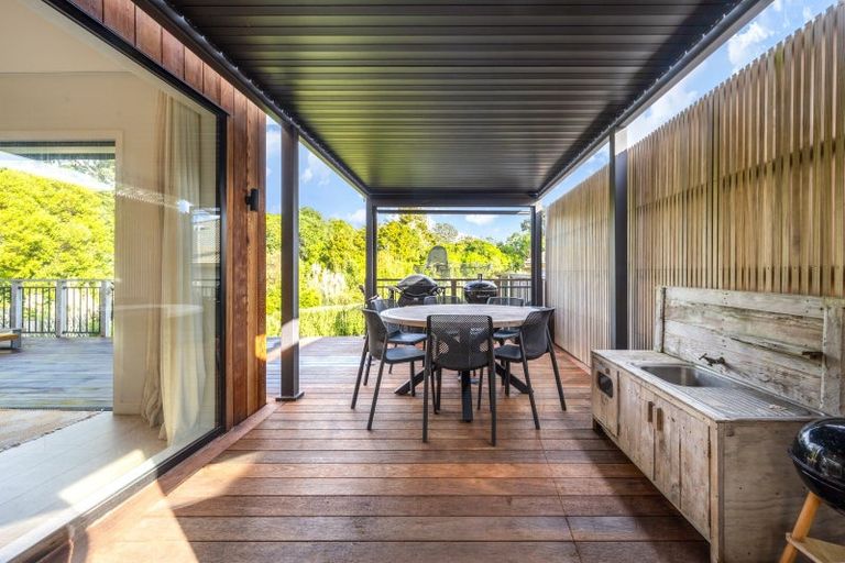 Photo of property in 25a Marvon Downs Avenue, Pakuranga Heights, Auckland, 2010
