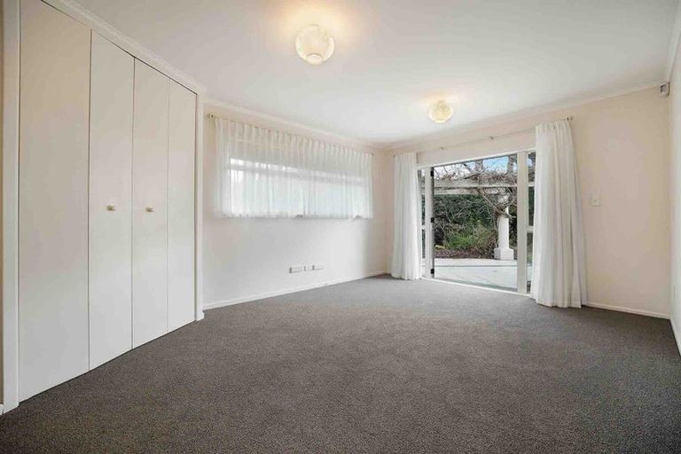 Photo of property in 9 Laingholm Drive, Laingholm, Auckland, 0604