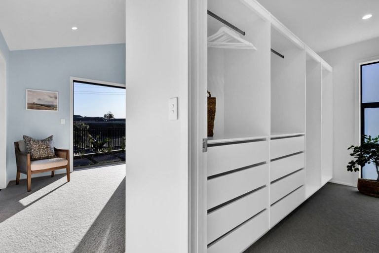 Photo of property in 54 Fernbrook Drive, Hurworth, New Plymouth, 4310