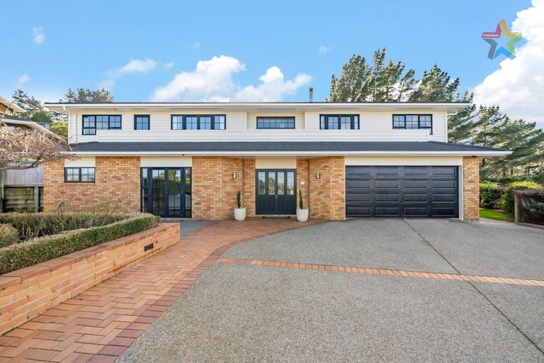 Photo of property in 44 Arahiwi Grove, Tirohanga, Lower Hutt, 5010