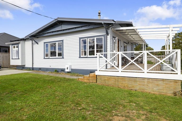 Photo of property in 7 Wheeler Place, Upper Vogeltown, New Plymouth, 4310