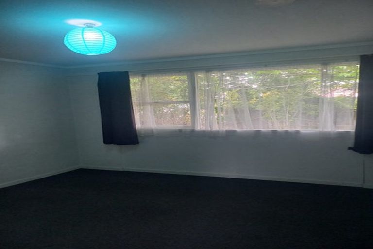 Photo of property in 1/15 Glengarry Road, Glen Eden, Auckland, 0602