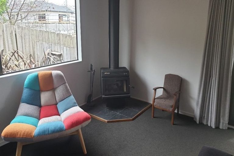 Photo of property in 1/186 East Coast Road, Forrest Hill, Auckland, 0620