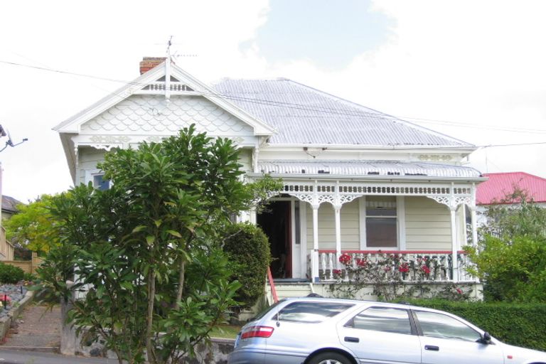 Photo of property in 29 Shoal Bay Road, Devonport, Auckland, 0624