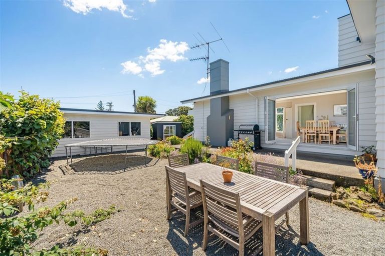 Photo of property in 67 Whites Line East, Waiwhetu, Lower Hutt, 5010