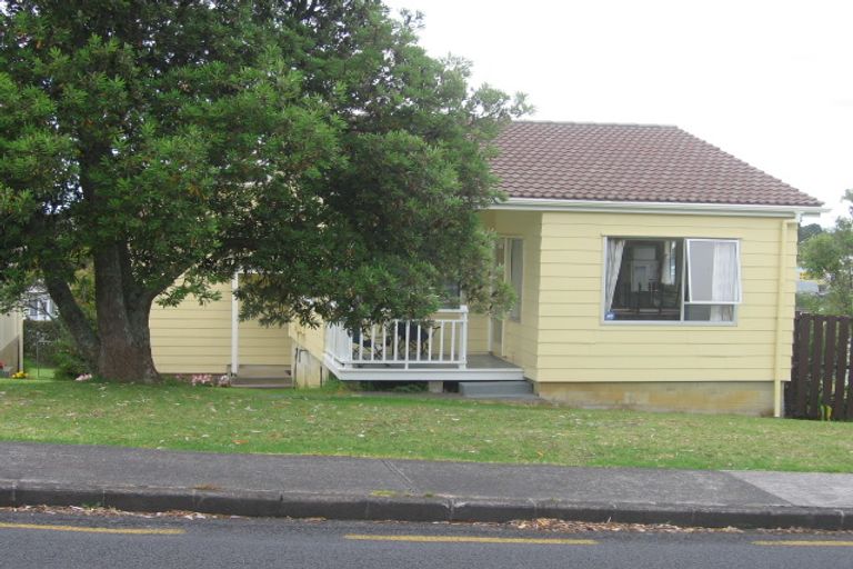 Photo of property in 47 Potter Avenue, Northcote, Auckland, 0627