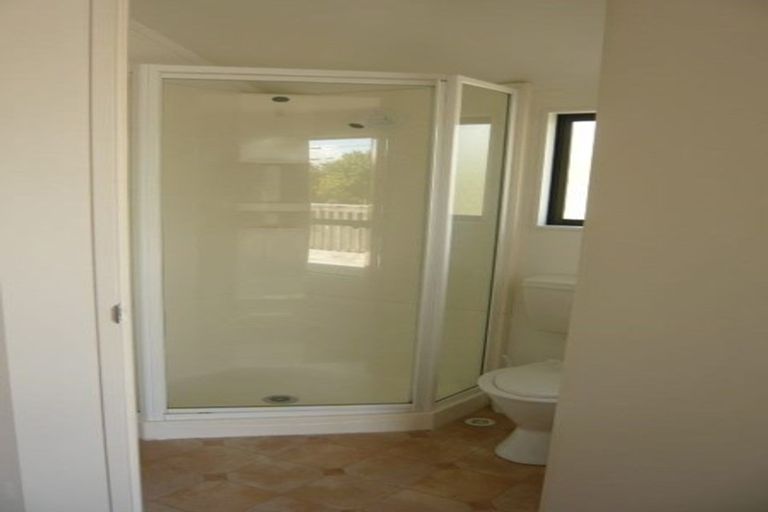 Photo of property in 2 Vine Street, Hillcrest, Hamilton, 3216