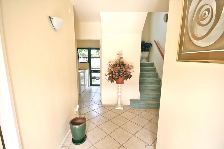 Photo of property in 2/63 Hattaway Avenue, Bucklands Beach, Auckland, 2012