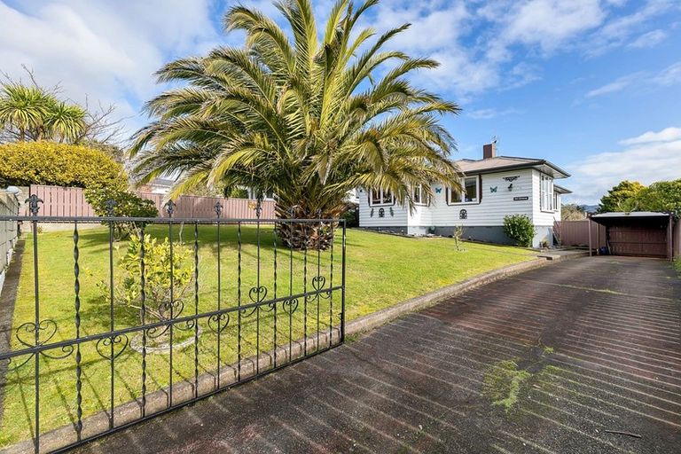 Photo of property in 17 Natone Street, Waitangirua, Porirua, 5024