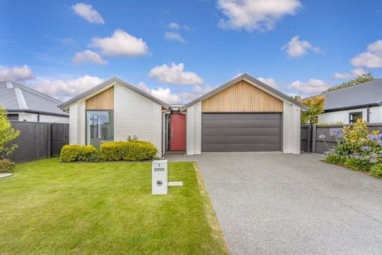 Photo of property in 5 Leyland Lane, Halswell, Christchurch, 8025