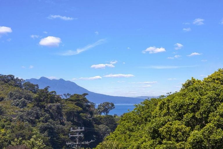 Photo of property in 4 Puriri Avenue, Leigh, 0985