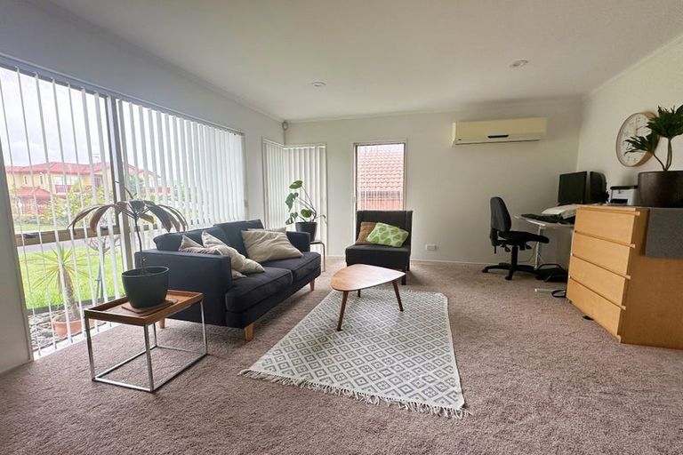 Photo of property in 12 Craigavon Drive, East Tamaki, Auckland, 2013