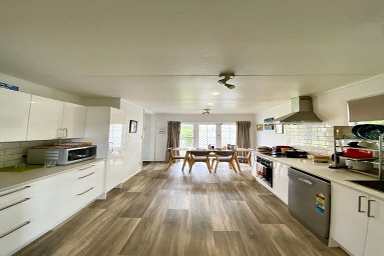 Photo of property in 15 Holdsworth Avenue, Trentham, Upper Hutt, 5018