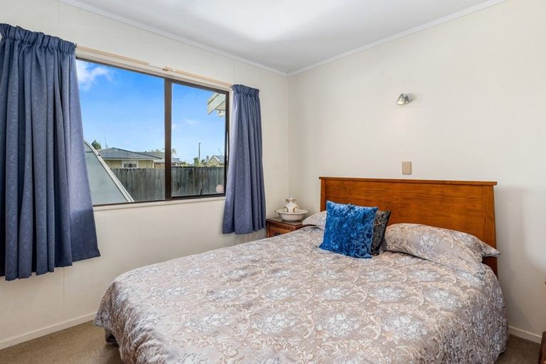 Photo of property in 17 Lee Road, Hannahs Bay, Rotorua, 3010