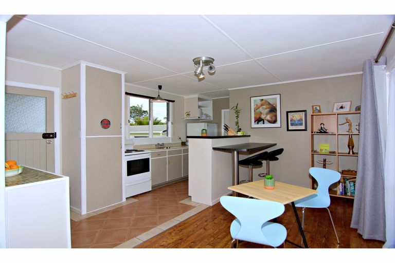Photo of property in 18 Ronald Avenue, Glenbrook, Waiuku, 2681
