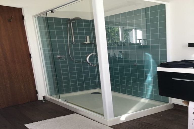 Photo of property in 2 Maramanui Way, Karaka Bays, Wellington, 6022