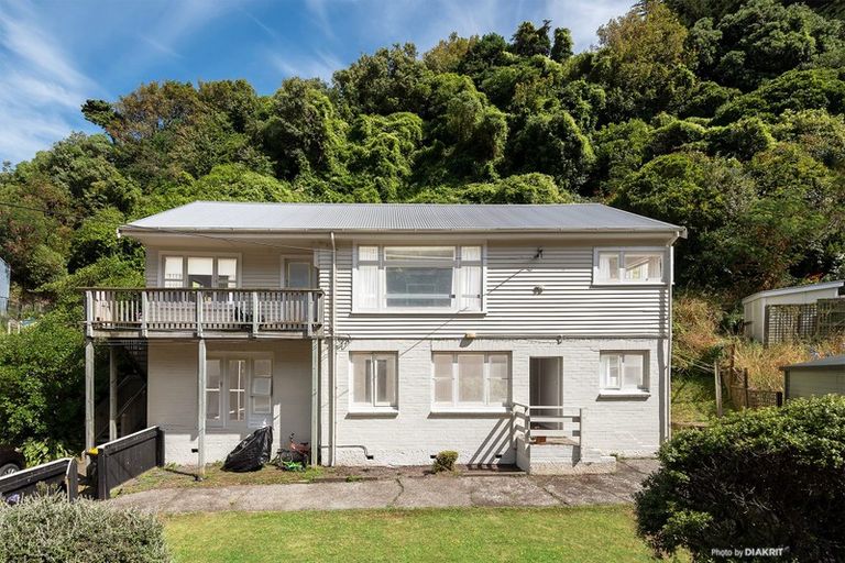 Photo of property in 23 Melrose Road, Island Bay, Wellington, 6023