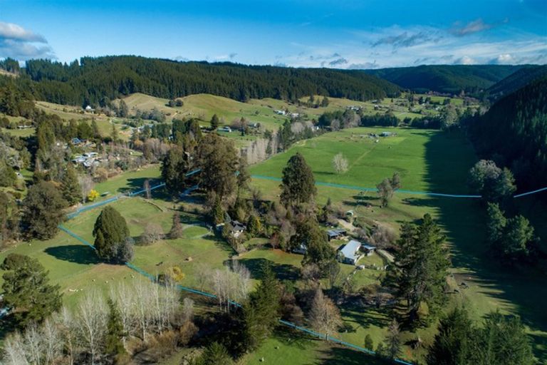 Photo of property in 96 Pigeon Valley Road, Pigeon Valley, Wakefield, 7096