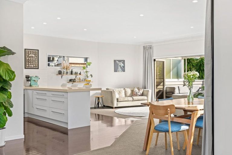 Photo of property in 7a Justin Place, Te Atatu Peninsula, Auckland, 0610