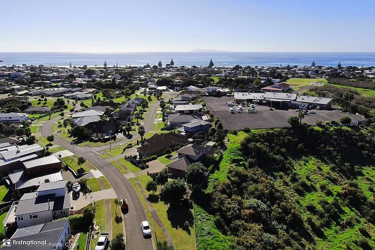 Photo of property in 39 Browns Drive, Waihi Beach, 3611