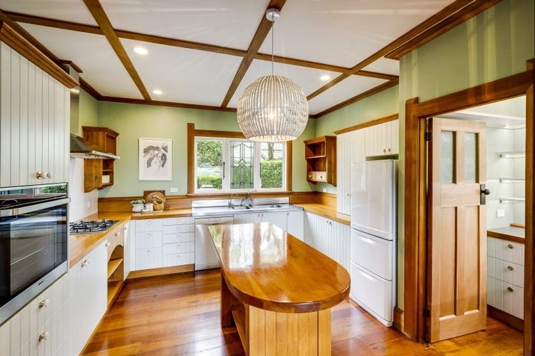 Photo of property in 1 Lambton Road, Hospital Hill, Napier, 4110