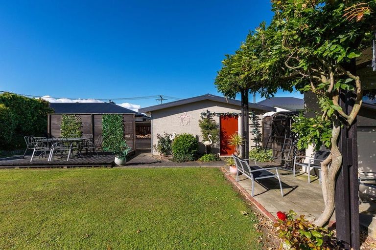 Photo of property in 16 Hughes Street, Waimate, 7924