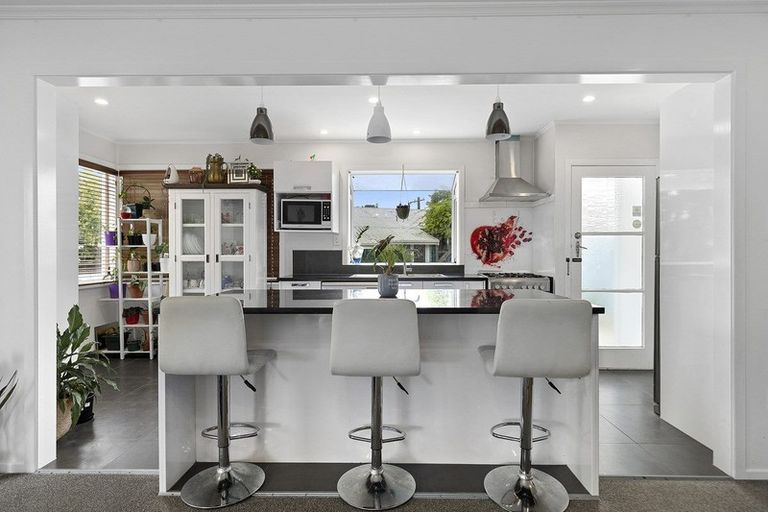 Photo of property in 6 Parkdale Place, Glenview, Hamilton, 3206