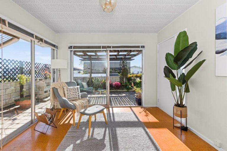 Photo of property in 14 Durham Drive, Havelock North, 4130