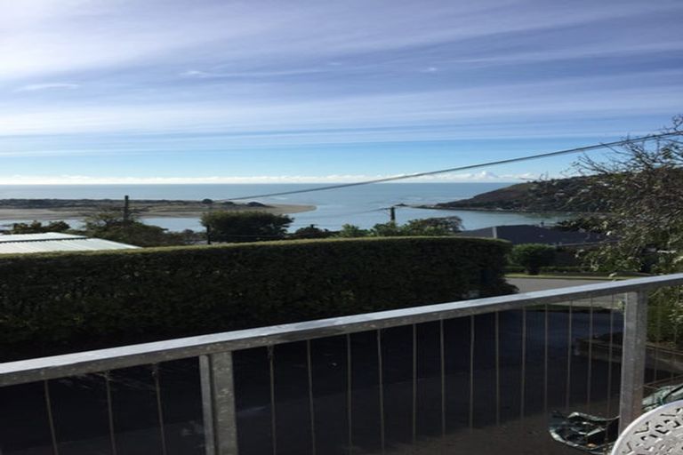 Photo of property in 90 Moncks Spur Road, Redcliffs, Christchurch, 8081