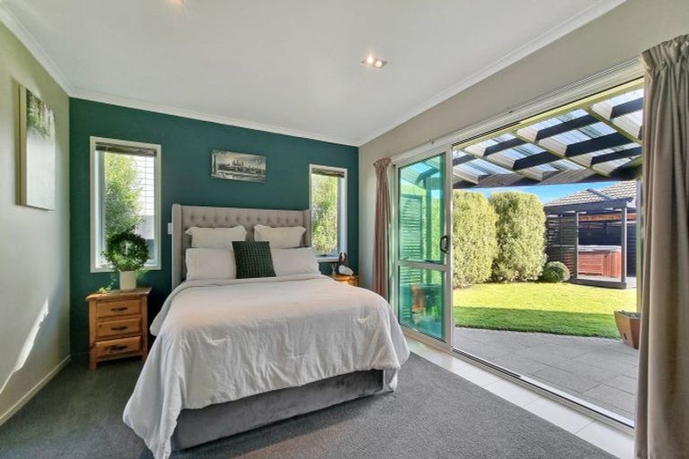 Photo of property in 10 Carroll Place, Owhata, Rotorua, 3010