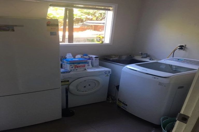 Photo of property in 224 Glamorgan Drive, Northcross, Auckland, 0630