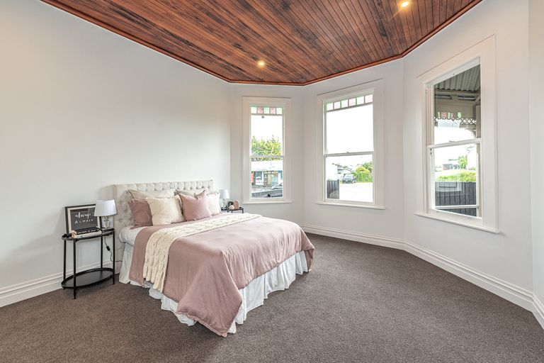 Photo of property in 2 Alma Road, Gonville, Whanganui, 4501