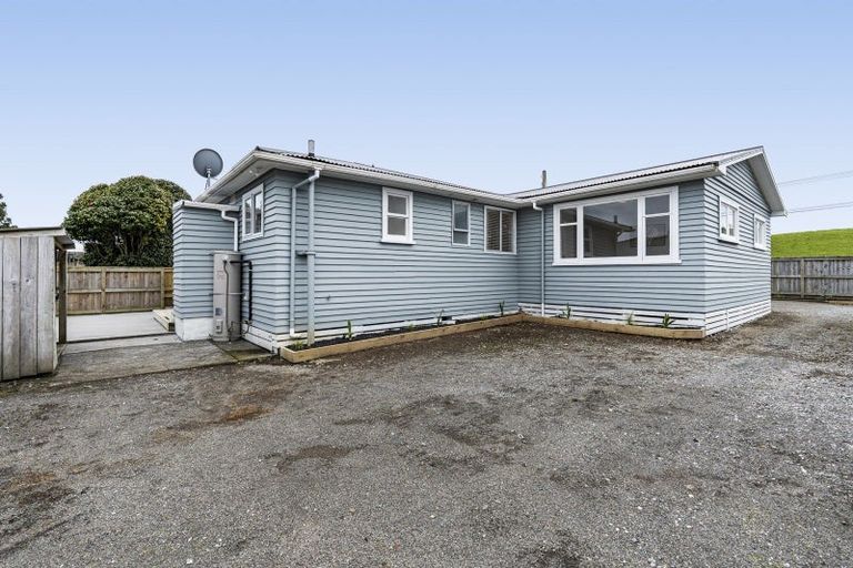 Photo of property in 44 Egmont Road, Waiwhakaiho, New Plymouth, 4312