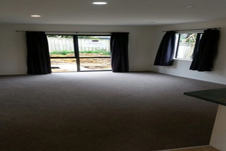 Photo of property in 12/36 West Coast Road, Glen Eden, Auckland, 0602