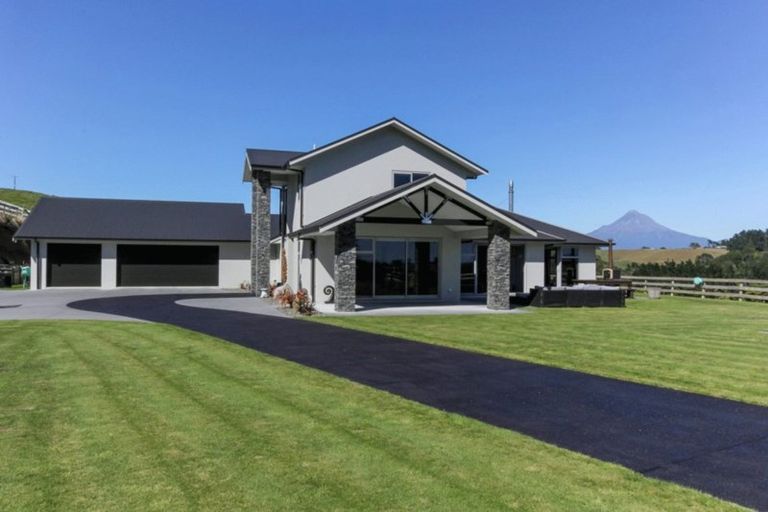 Photo of property in 652 Kelly Road, Lepperton, New Plymouth, 4373