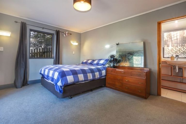 Photo of property in 92 Conclusion Street, Ascot Park, Porirua, 5024