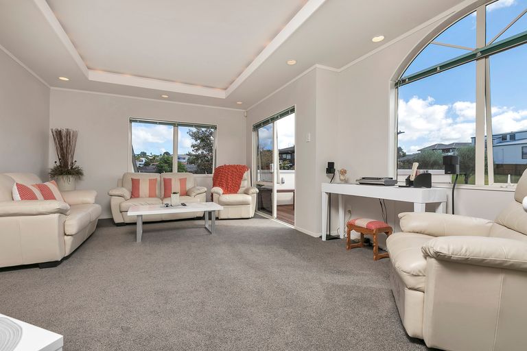 Photo of property in 12 Marlin Street, West Harbour, Auckland, 0618