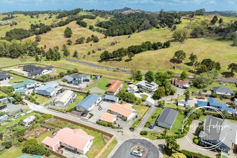 Photo of property in 12 Ash Grove, Maungaturoto, 0520