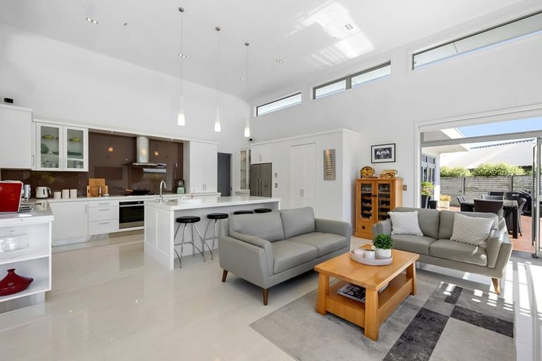Photo of property in 3 St Andrews Parkway, Waiwhakaiho, New Plymouth, 4312